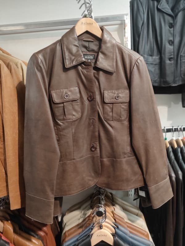 Skinnjackan sommarvilar – så förvarar du den rätt